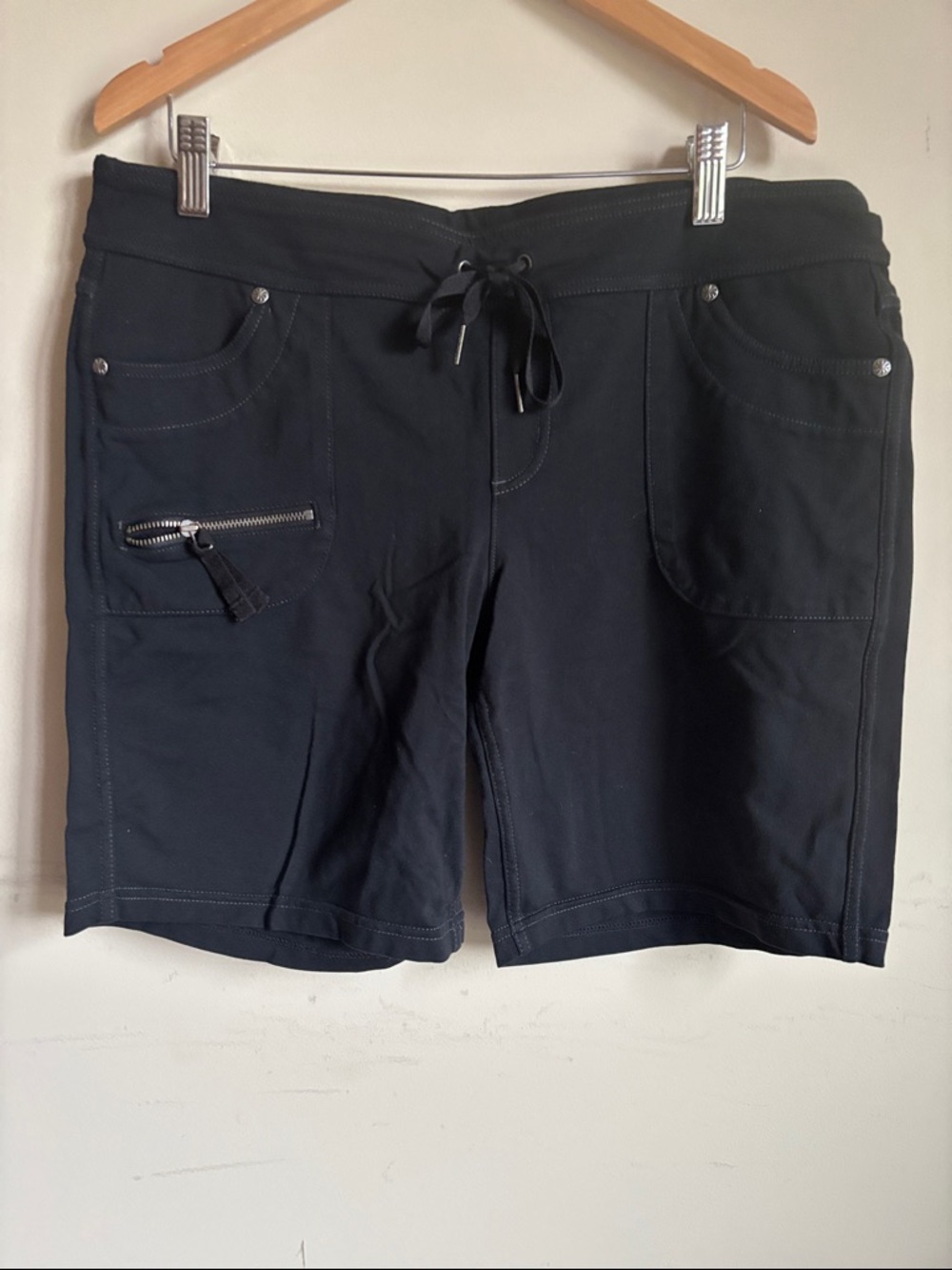 Athleta Bettona Black Drawstring Pocket Shorts